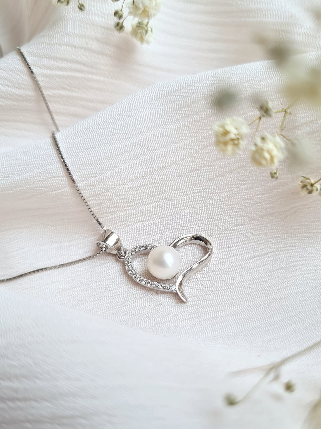 گردنبند کادویی نقره ٩٢۵ عیار با مروارید