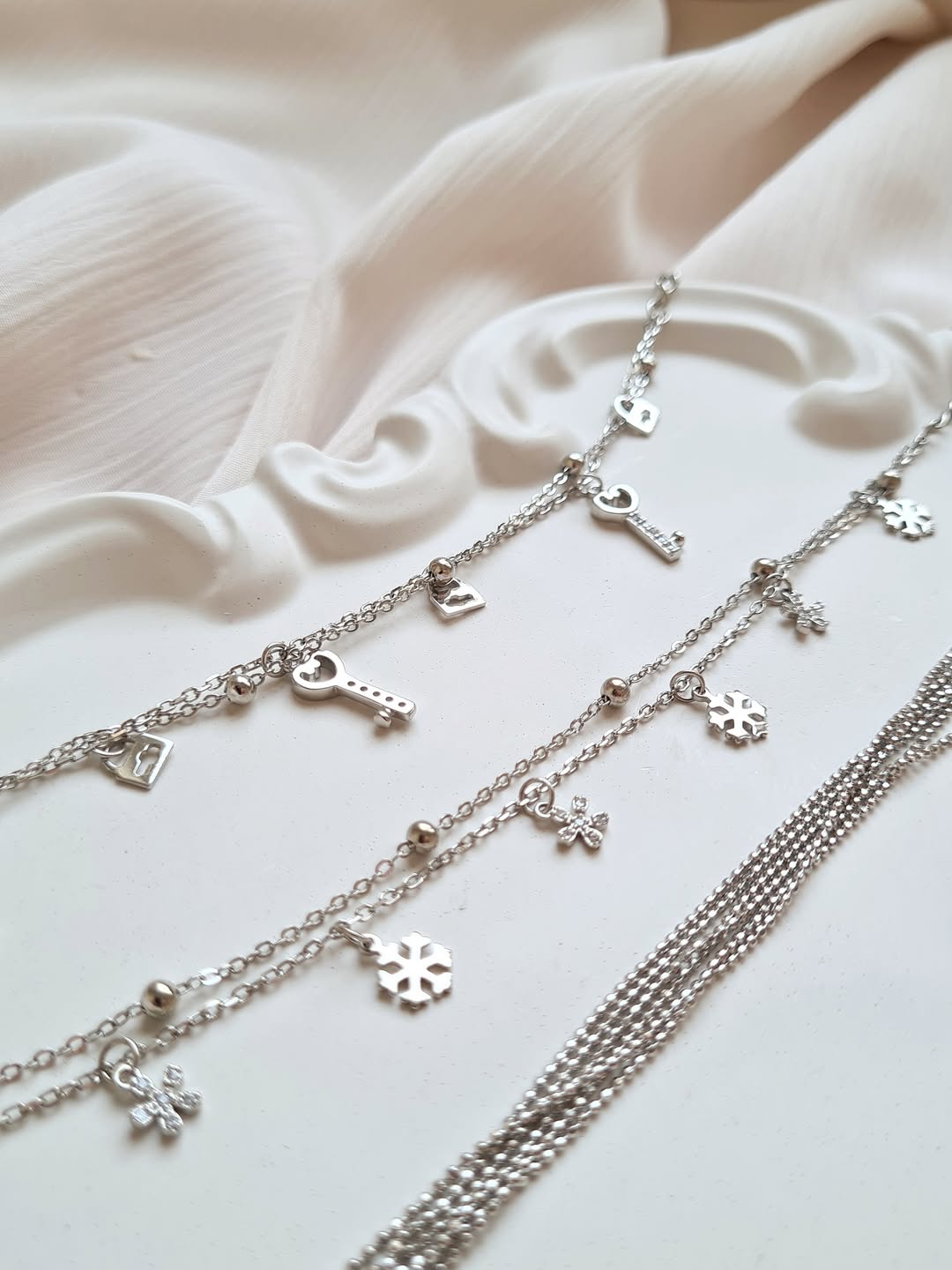 دستبند نقره ۹۲۵ با آویز